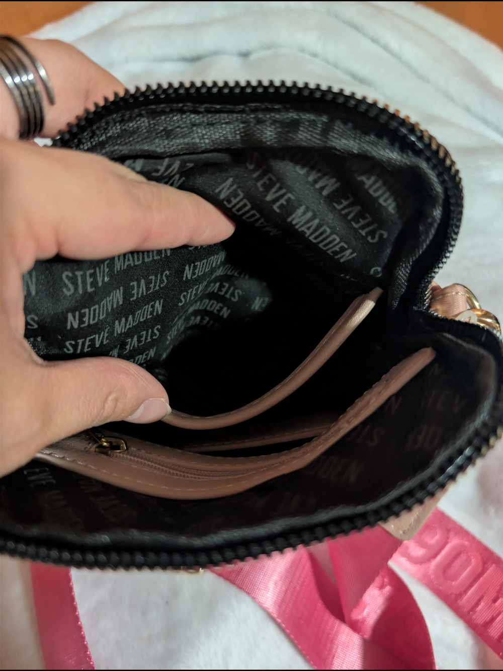 Steve Madden Pink Crossbody Phone Bag with Detachable Strap - Picture 6 of 8